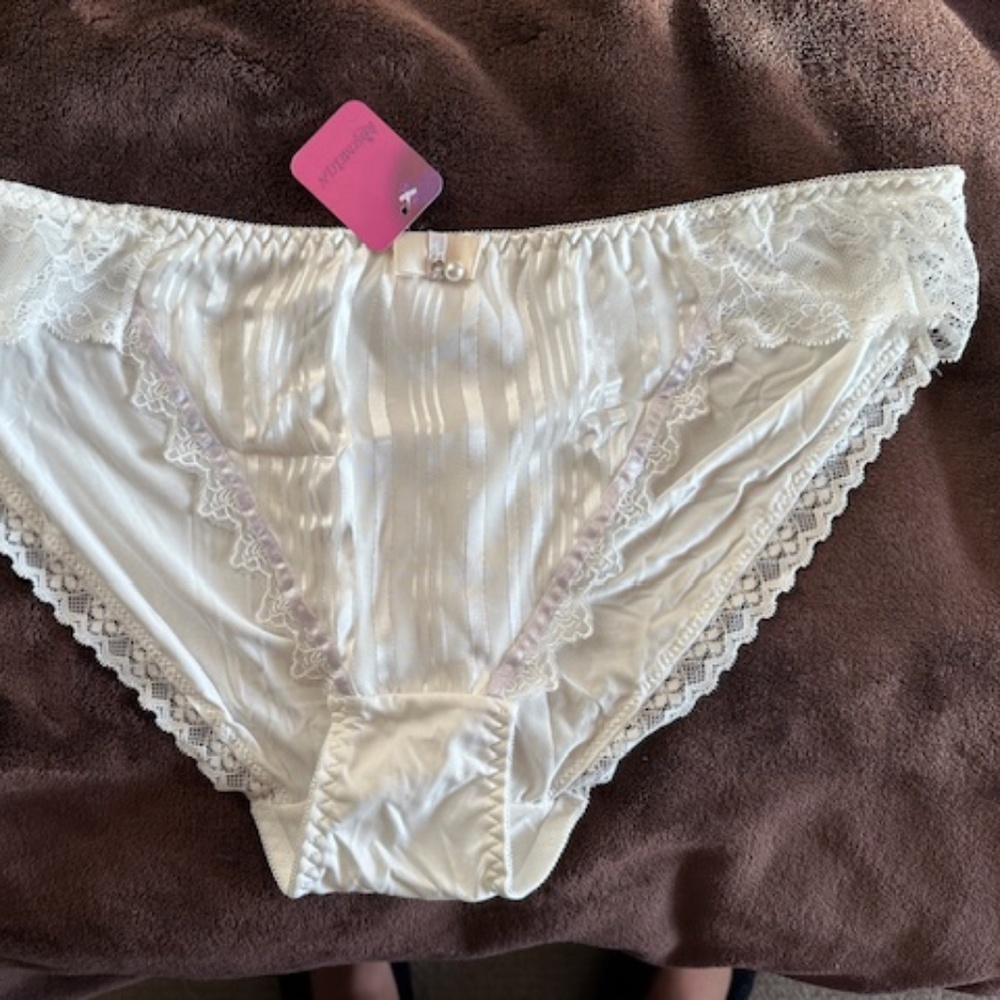 White Bridal Panties. Cotton panties with a flair.